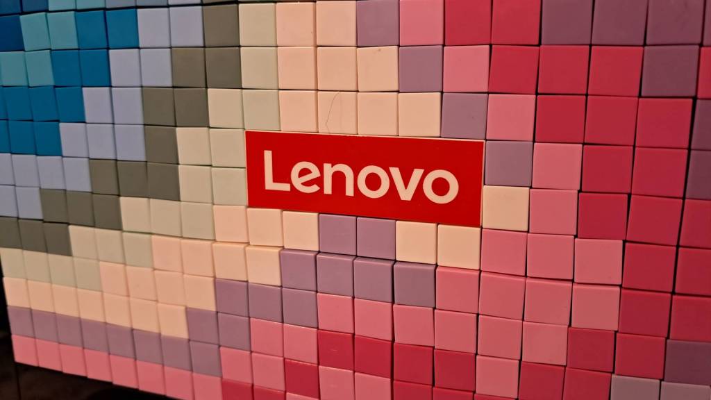 Klockowy laptop Lenovo - ekran