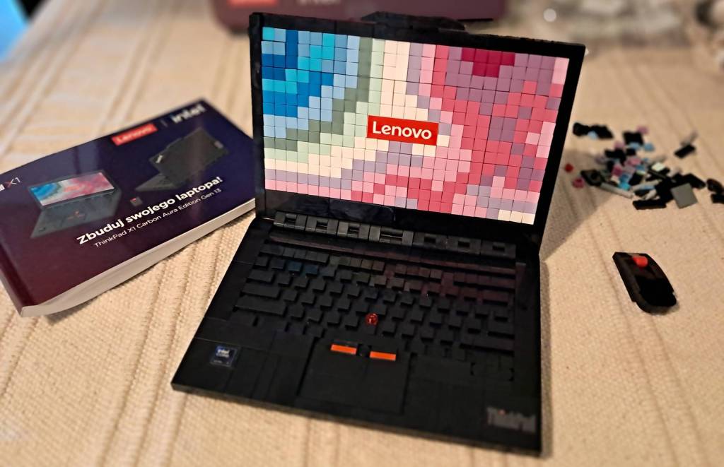 Lenovo ThinkPad X1 Carbon z klocków